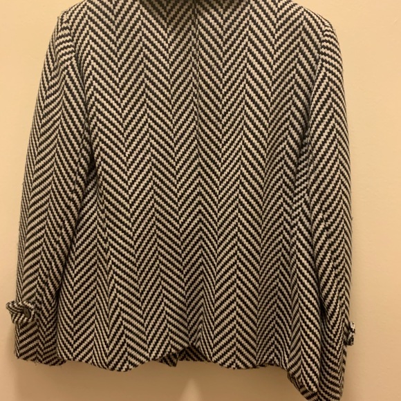 Jacket/ Blazer Gently used - Picture 6 of 7